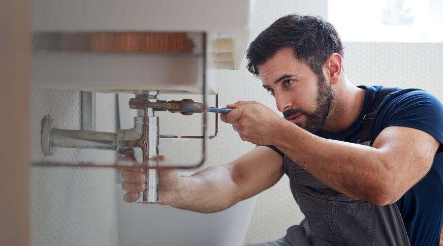 Water heater leaking fix in Middletown, RI
